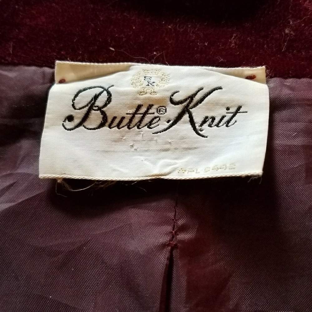 SOLD - Vintage velvet jacket in plum wine - Picture 7 of 8